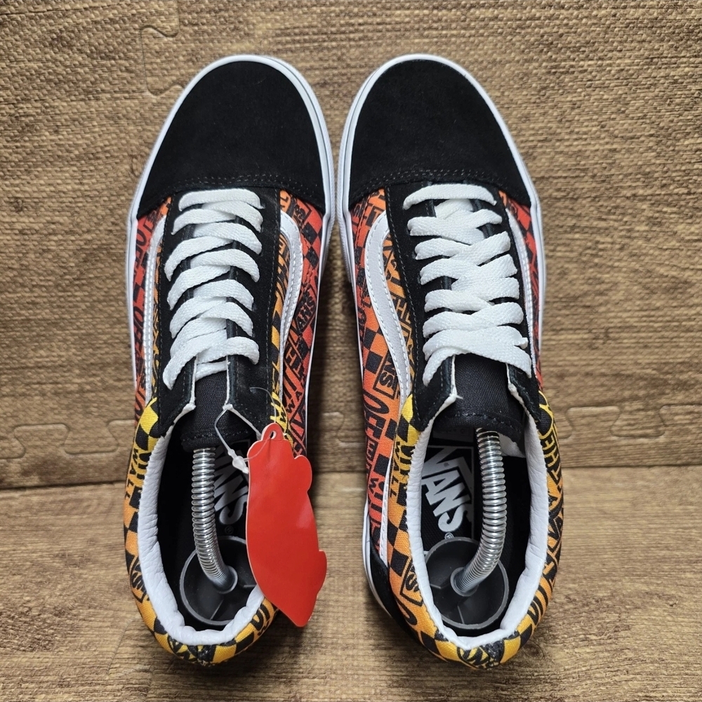New Vans Logo Flame Old Skool Women's Size 9 Sneakers Red Black White Low Top - Picture 8 of 12